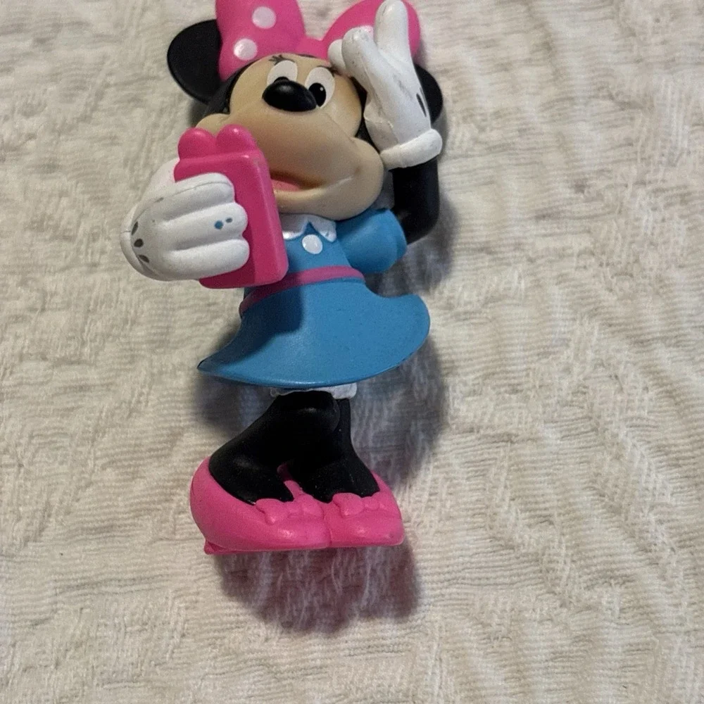Disney Figurine 2